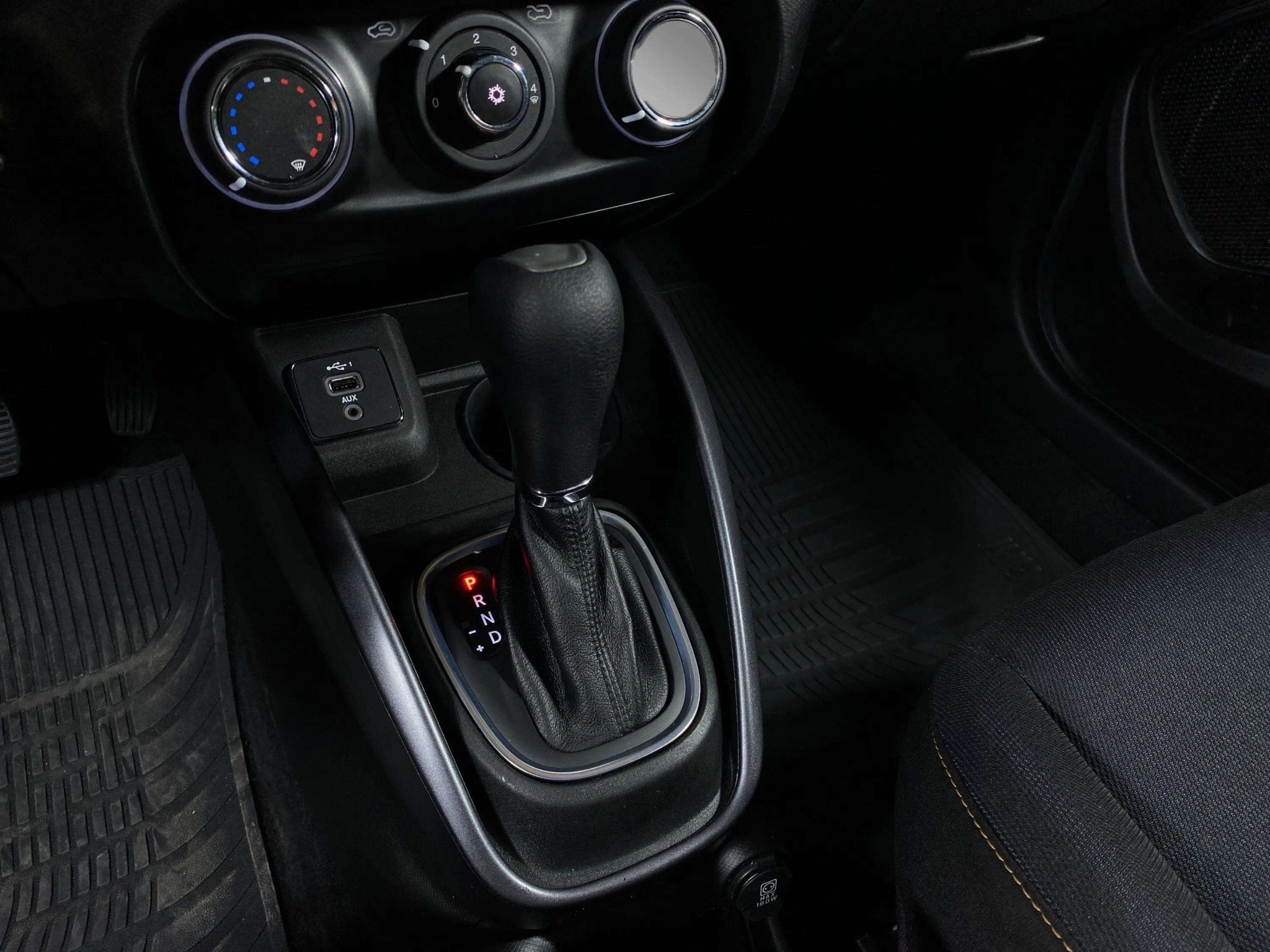 Foto número 301992 do veiculo