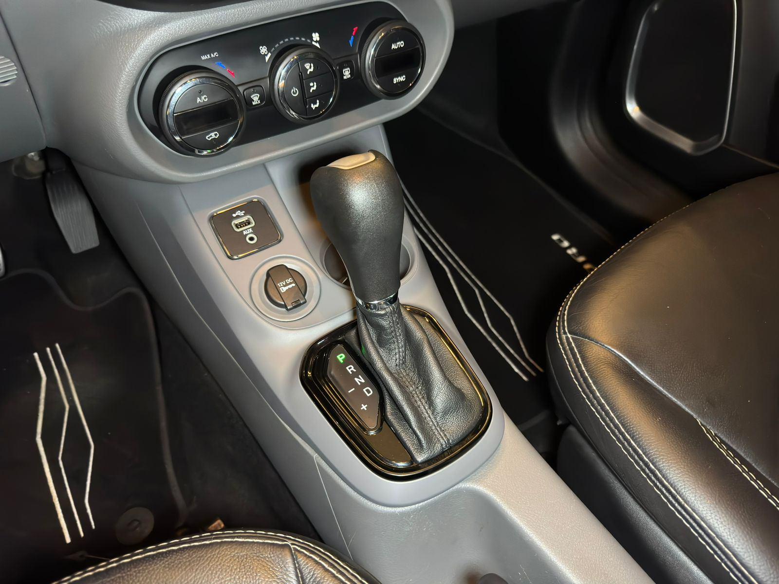 Foto número 322546 do veiculo