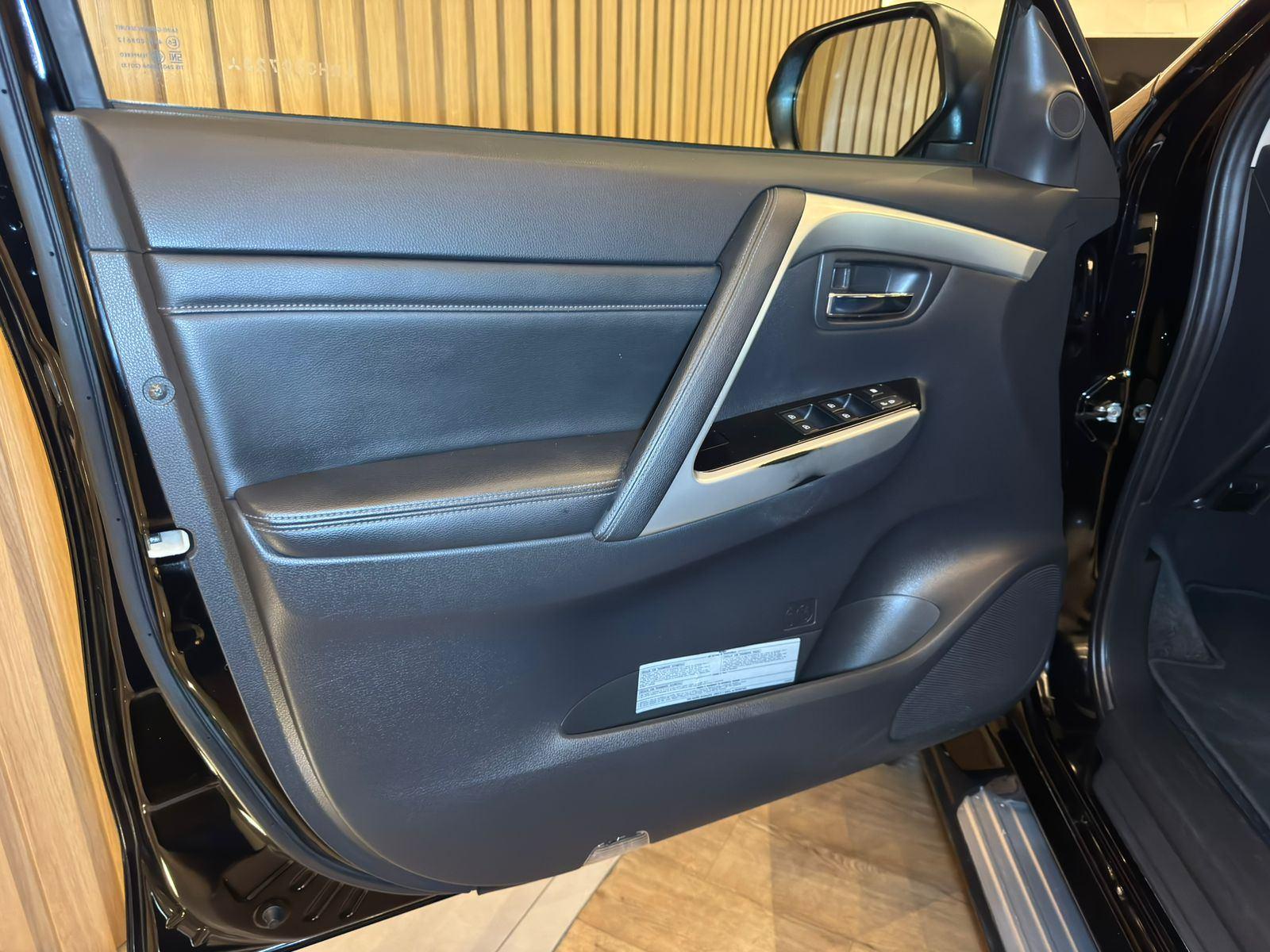 Foto número 351915 do veiculo