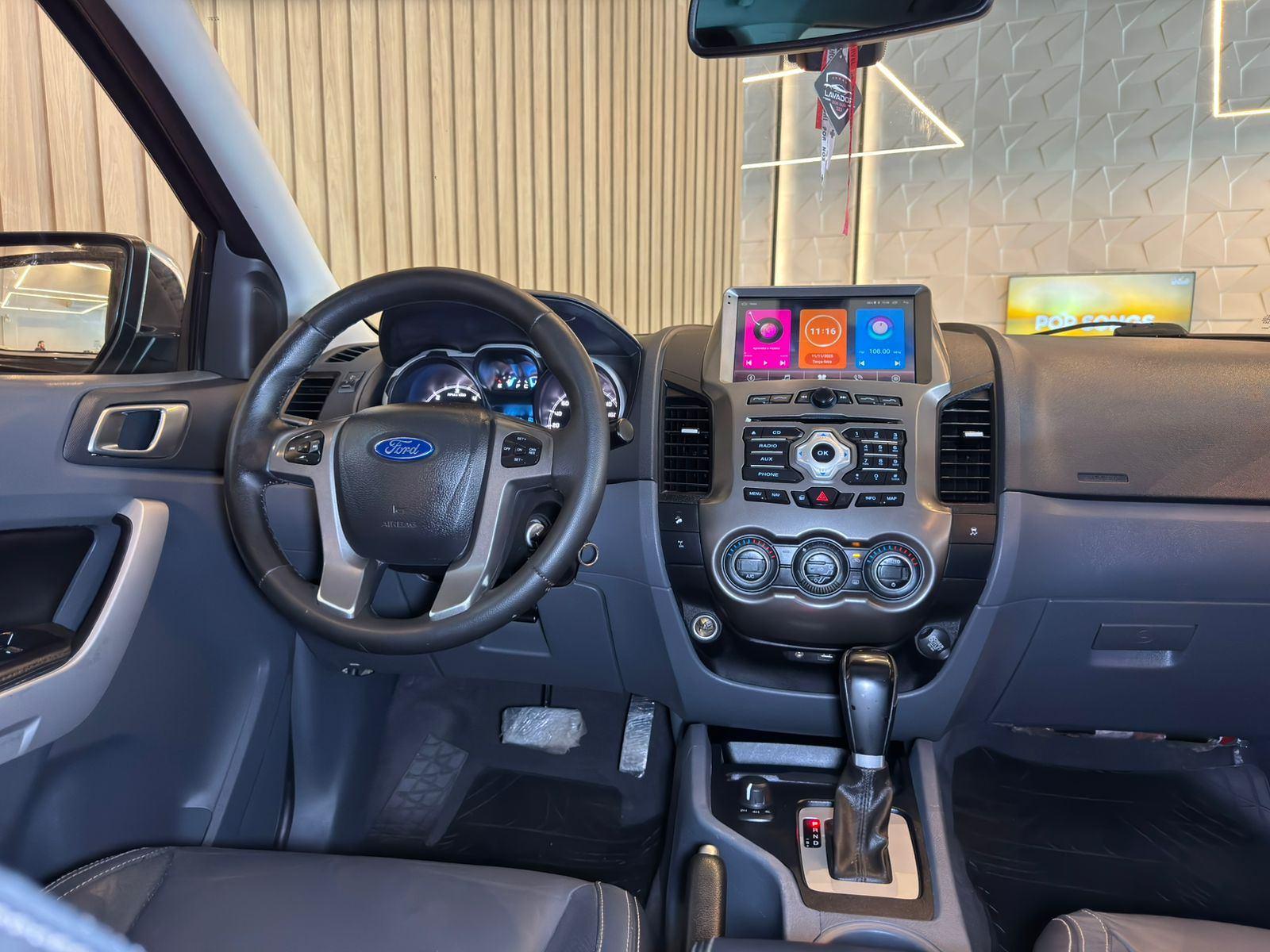 Foto número 390936 do veiculo