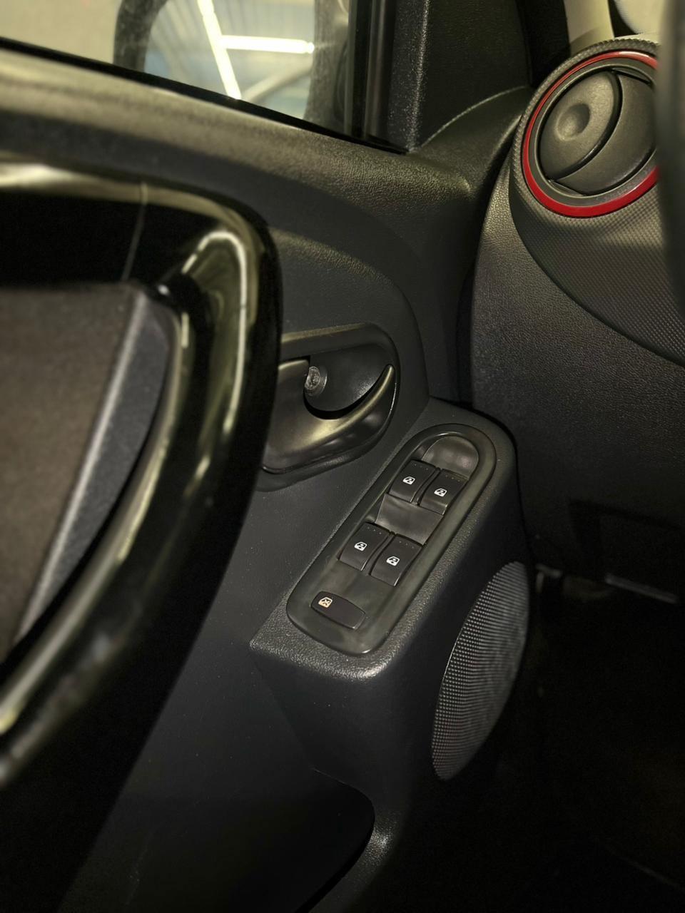 Foto número 370012 do veiculo