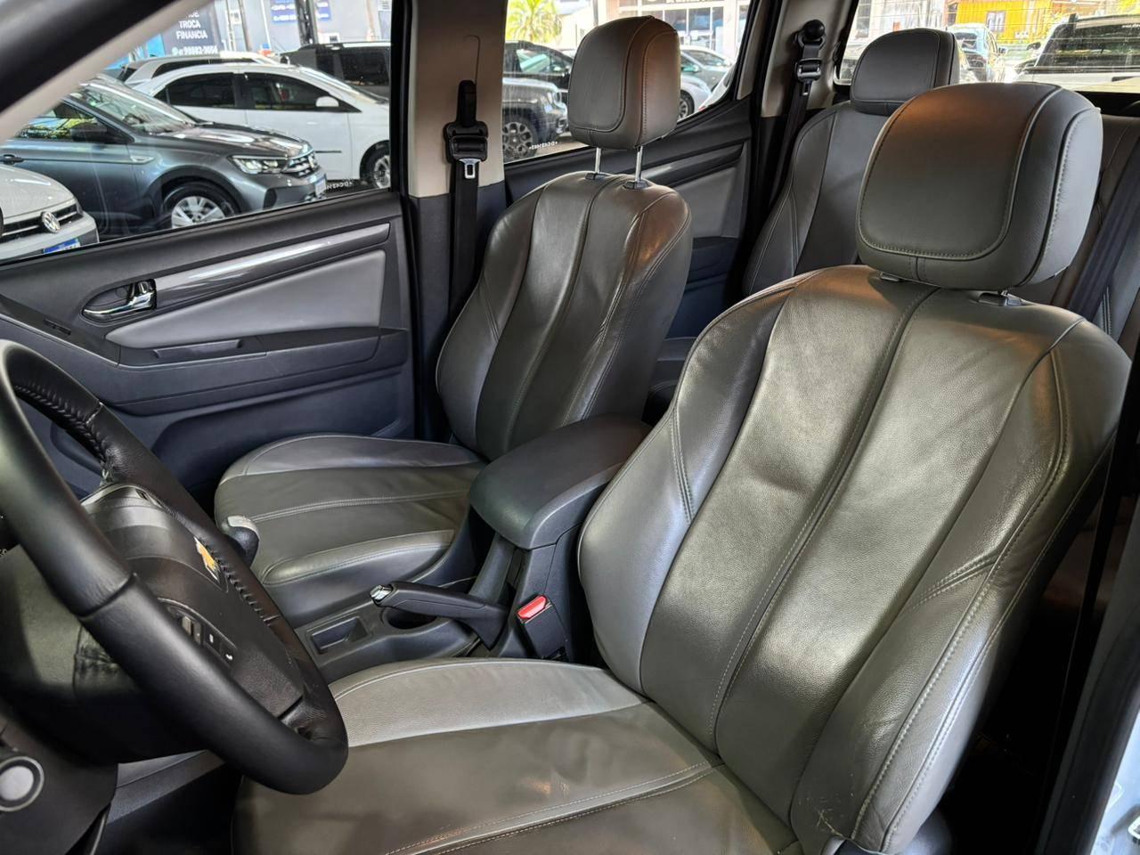 Foto número 372060 do veiculo