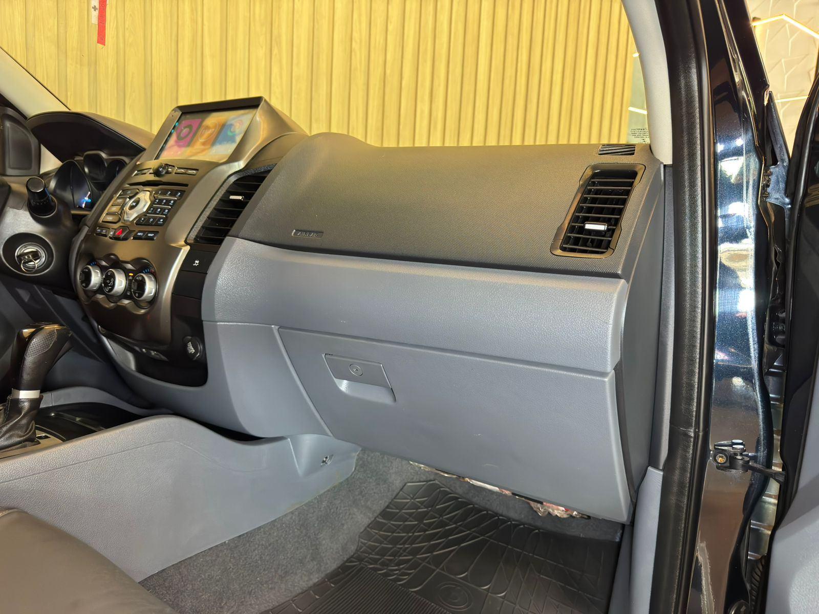 Foto número 390935 do veiculo