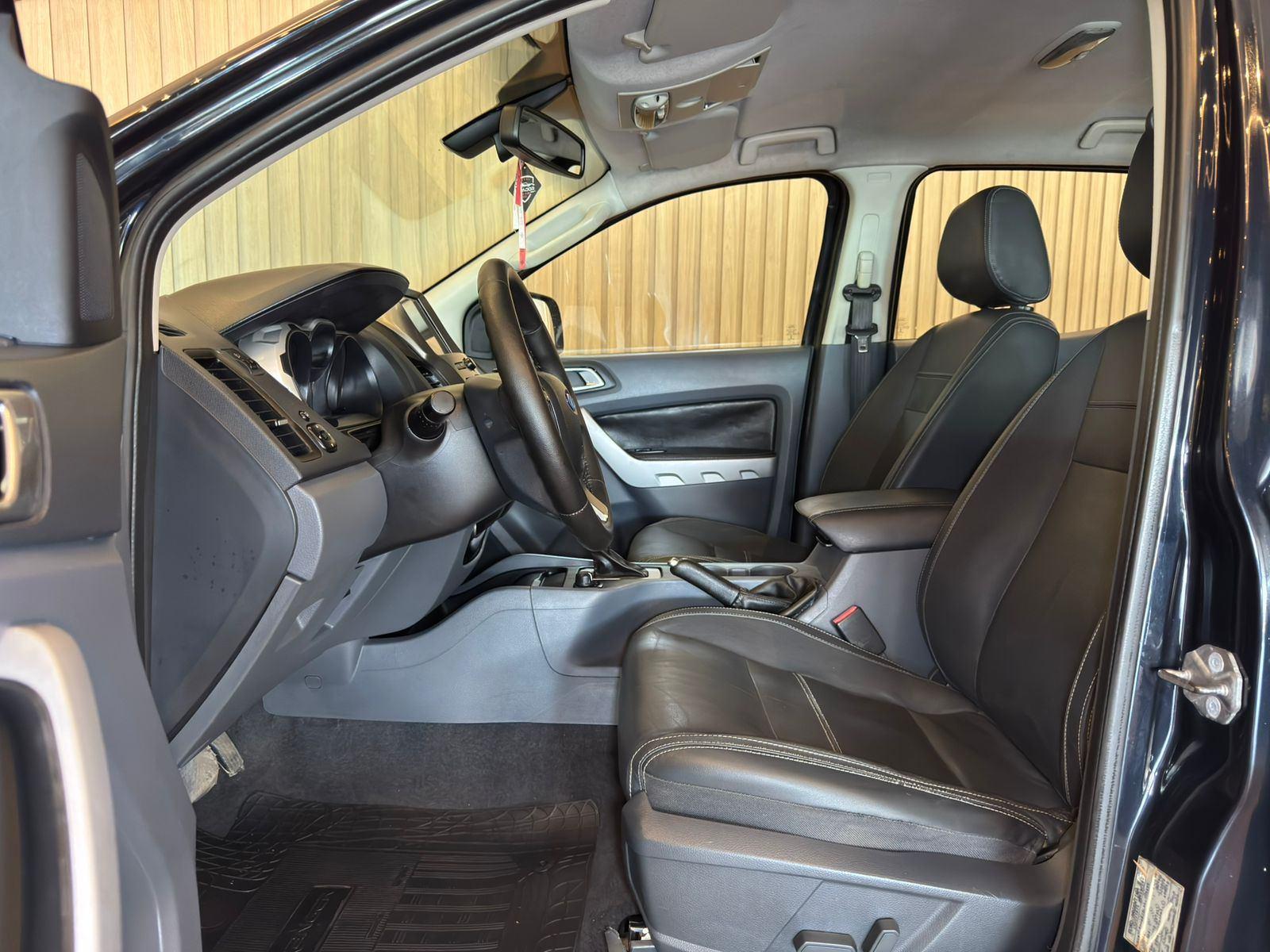 Foto número 390925 do veiculo