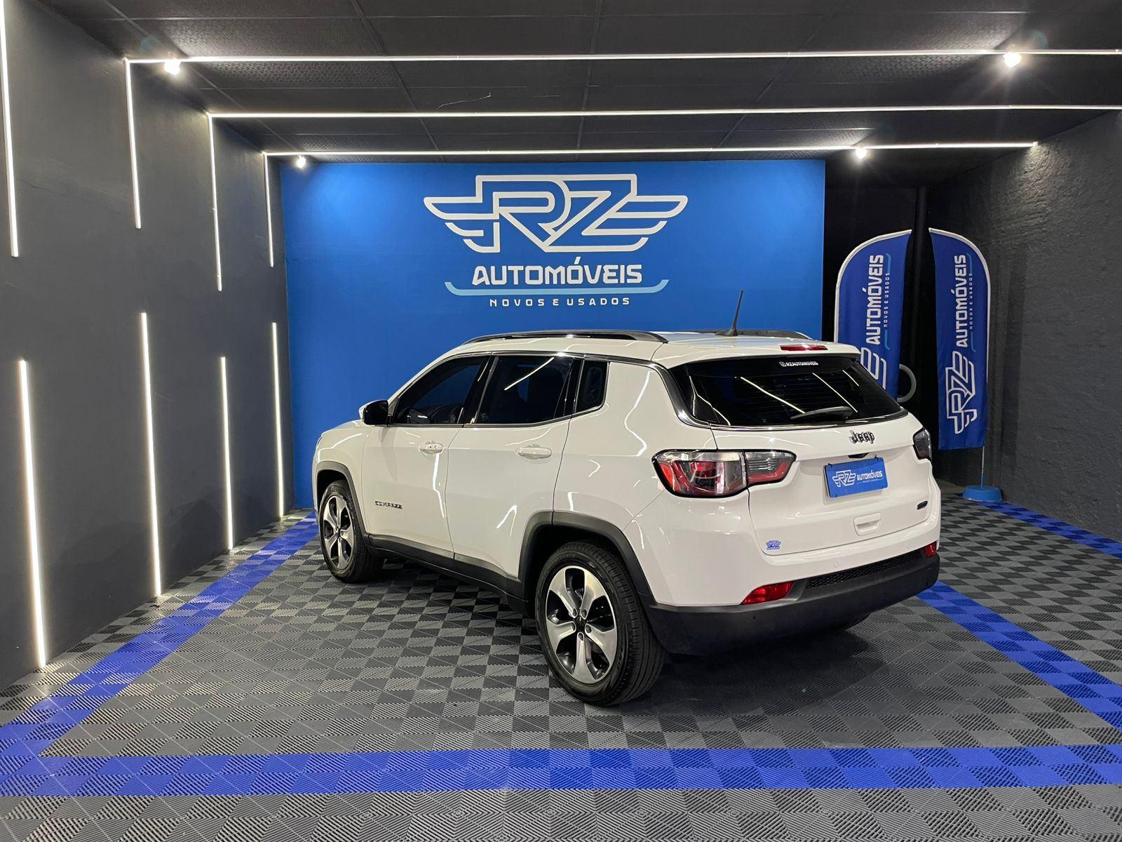 Foto número 420141 do veiculo