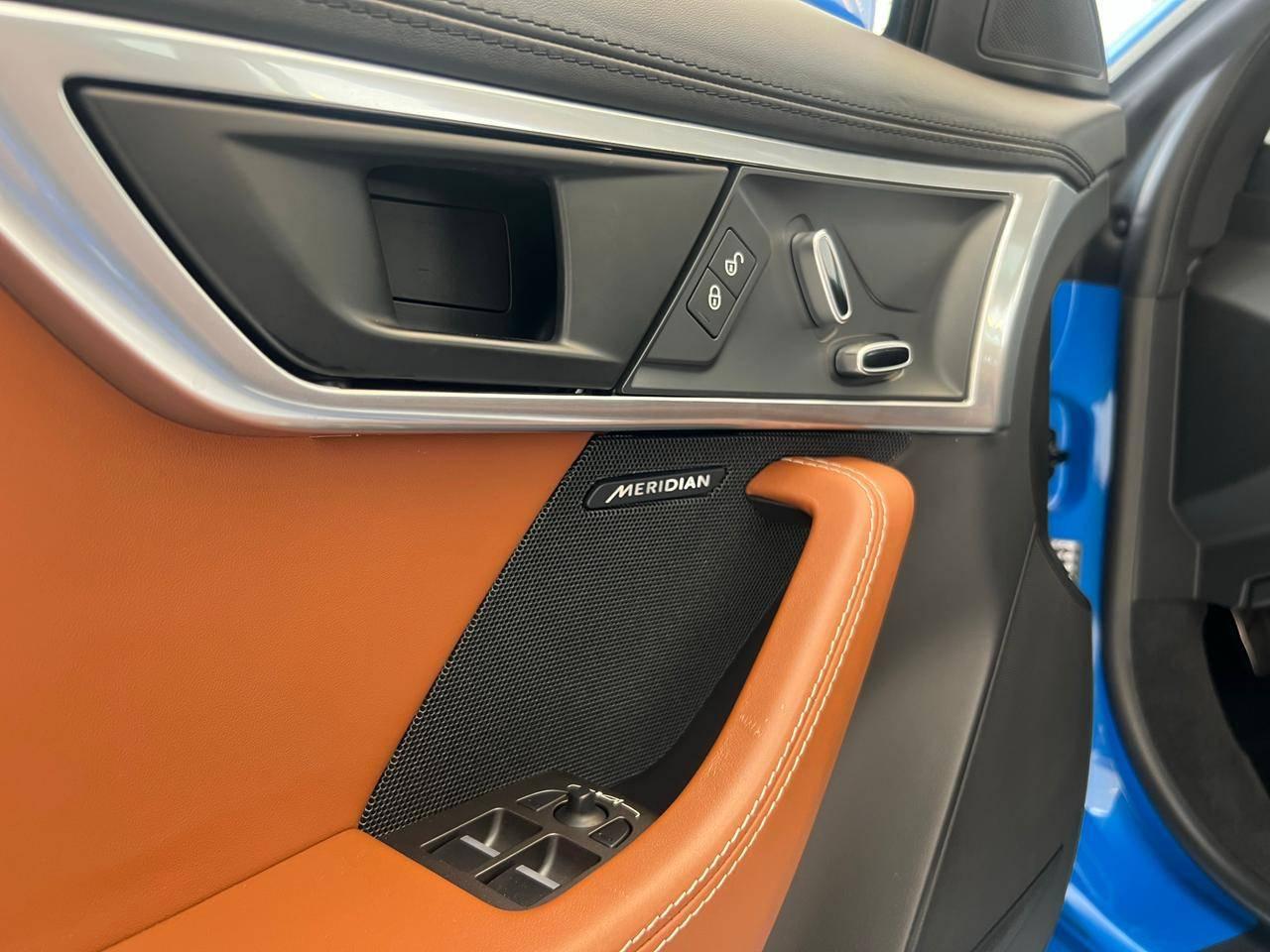 Foto número 421615 do veiculo