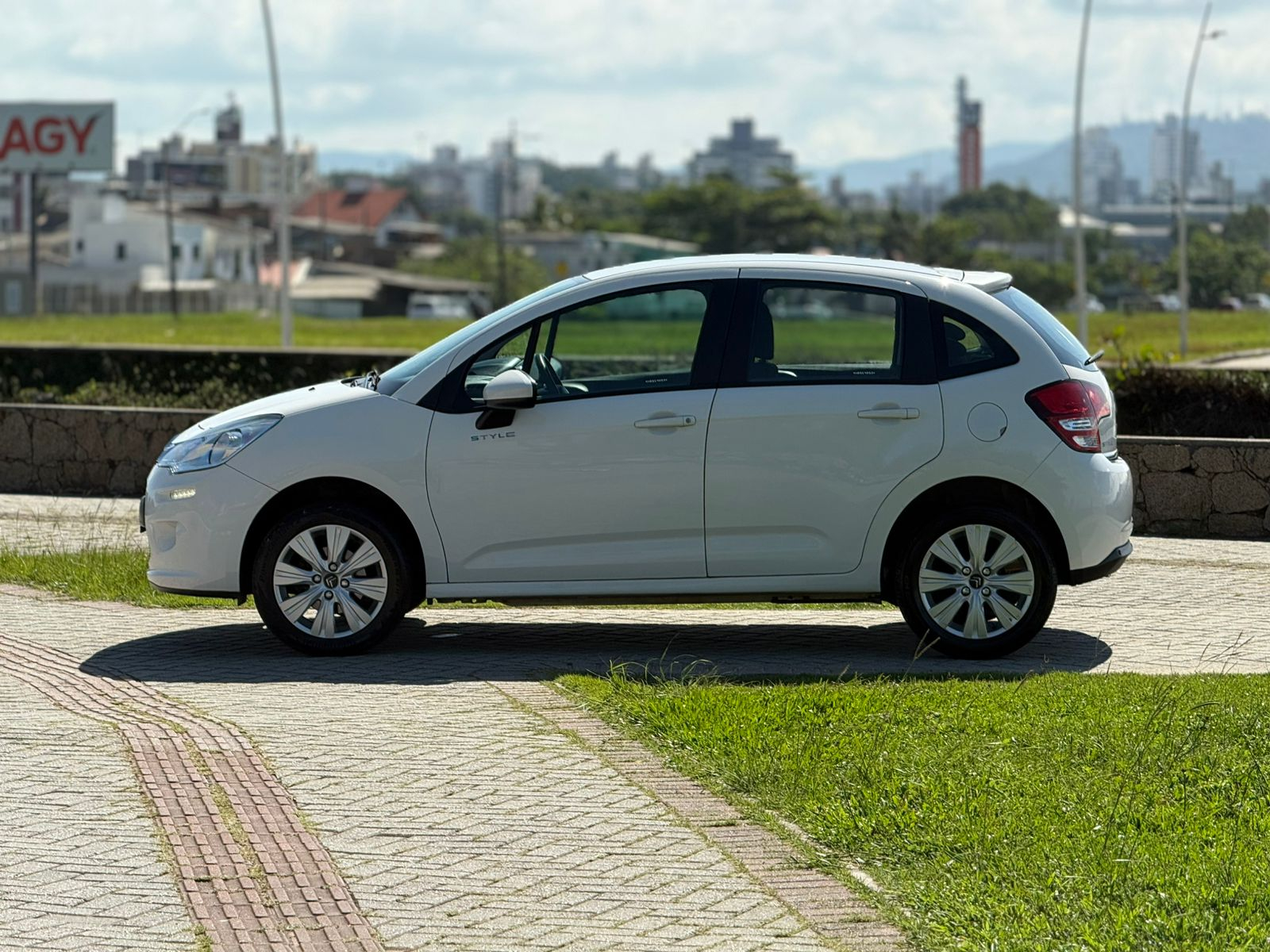 Foto número 550861 do veiculo