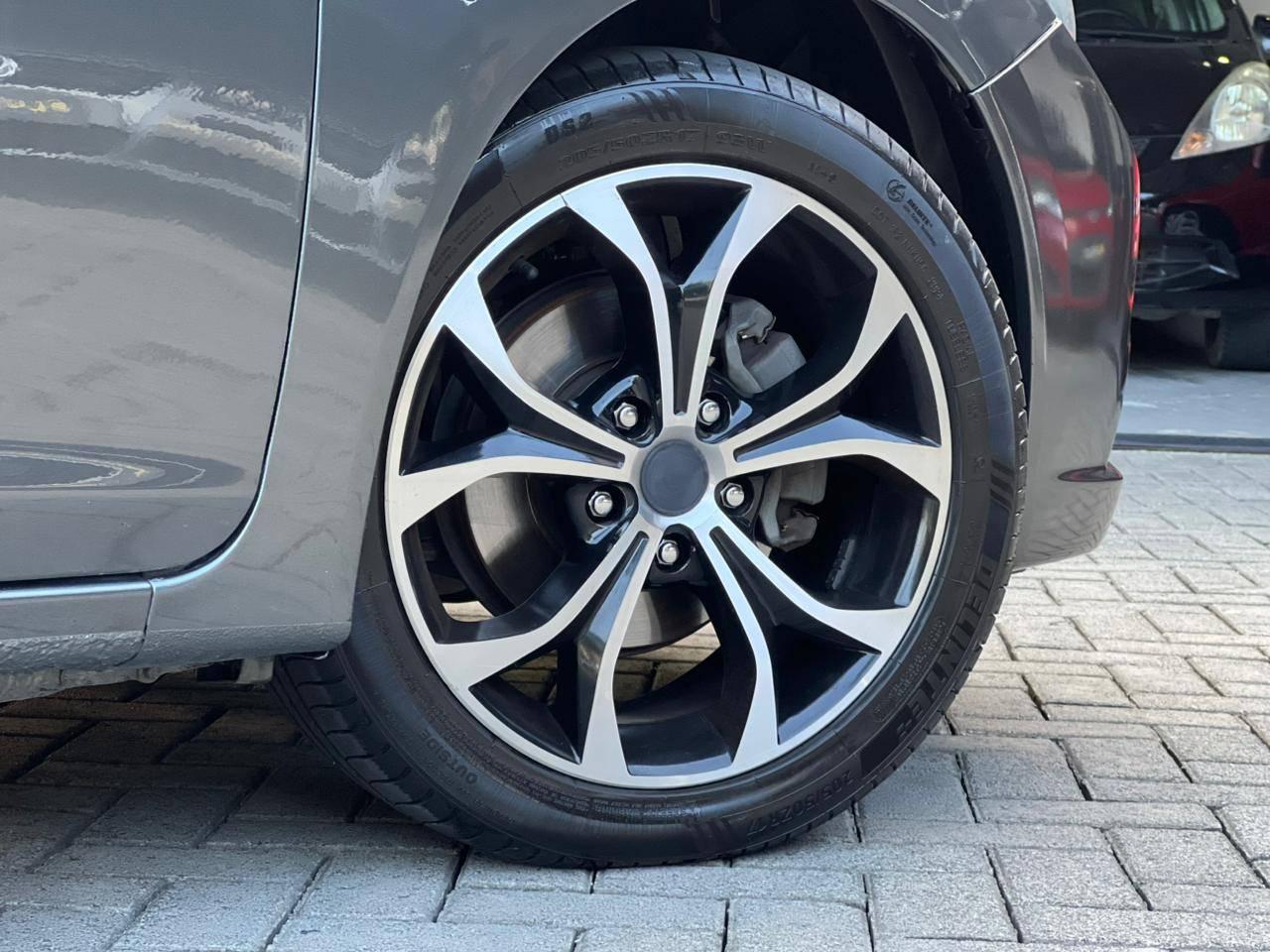 Foto número 585666 do veiculo