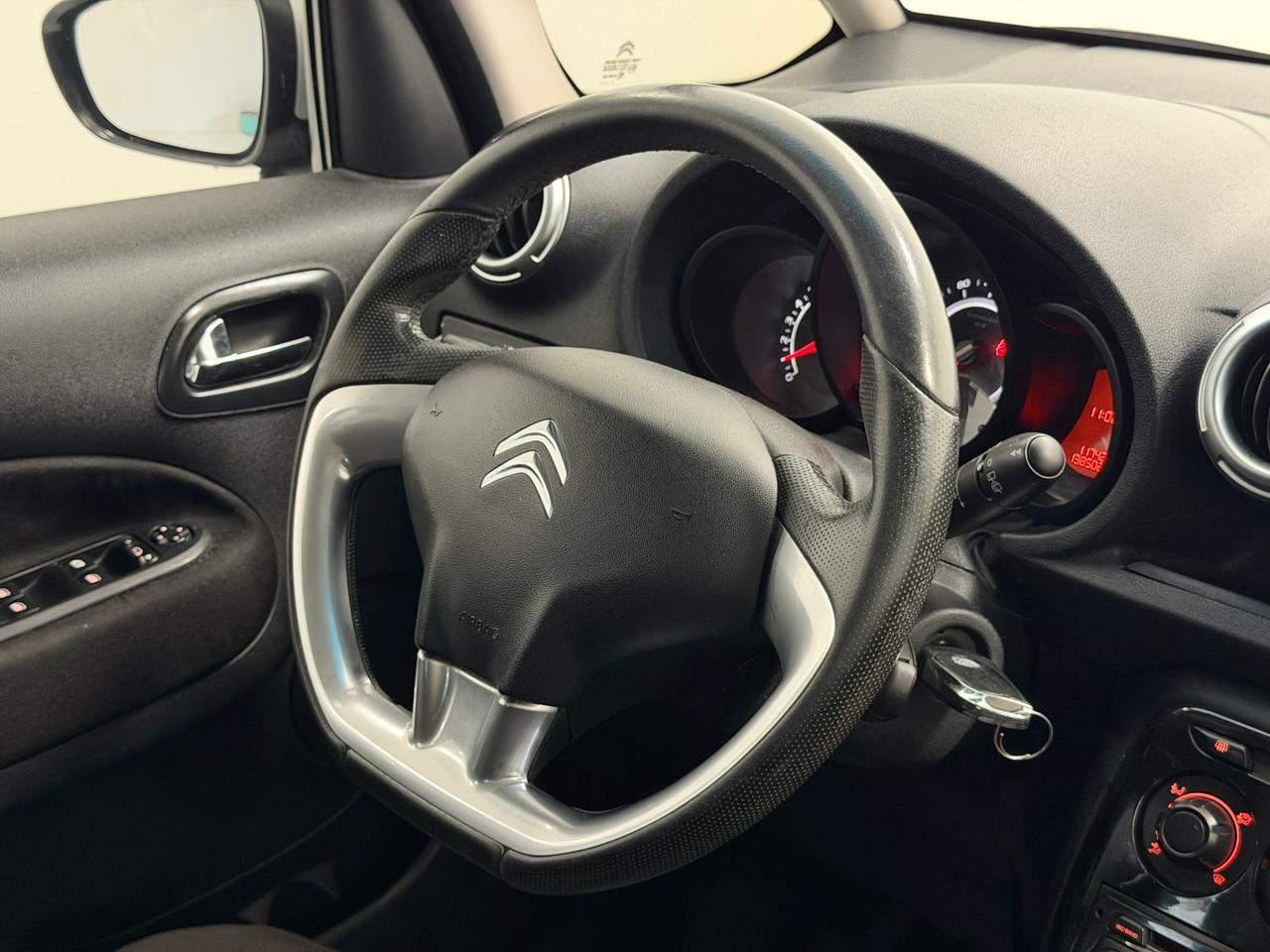 Foto número 576987 do veiculo