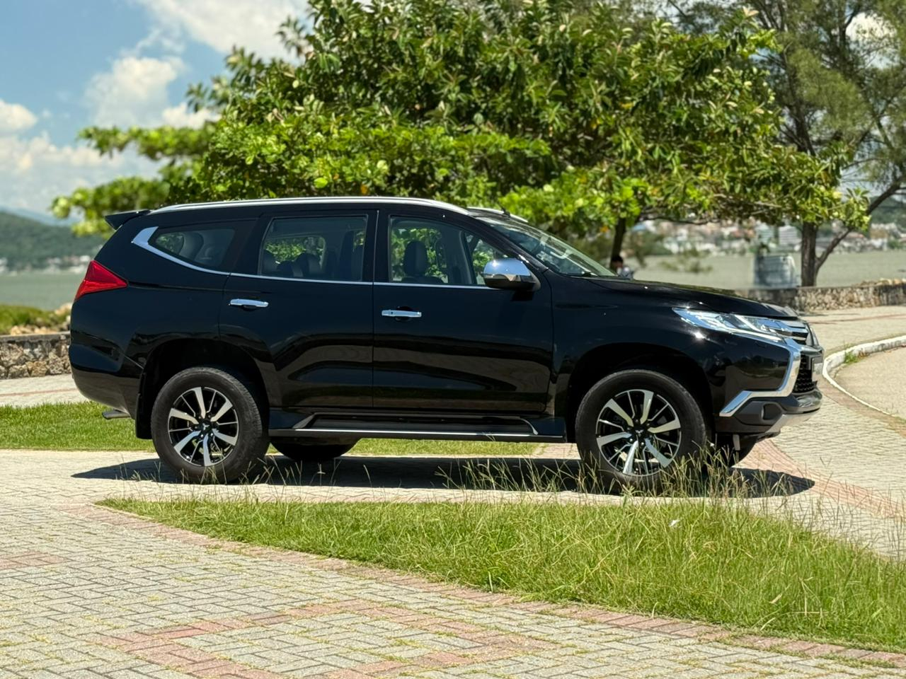 Foto número 601075 do veiculo