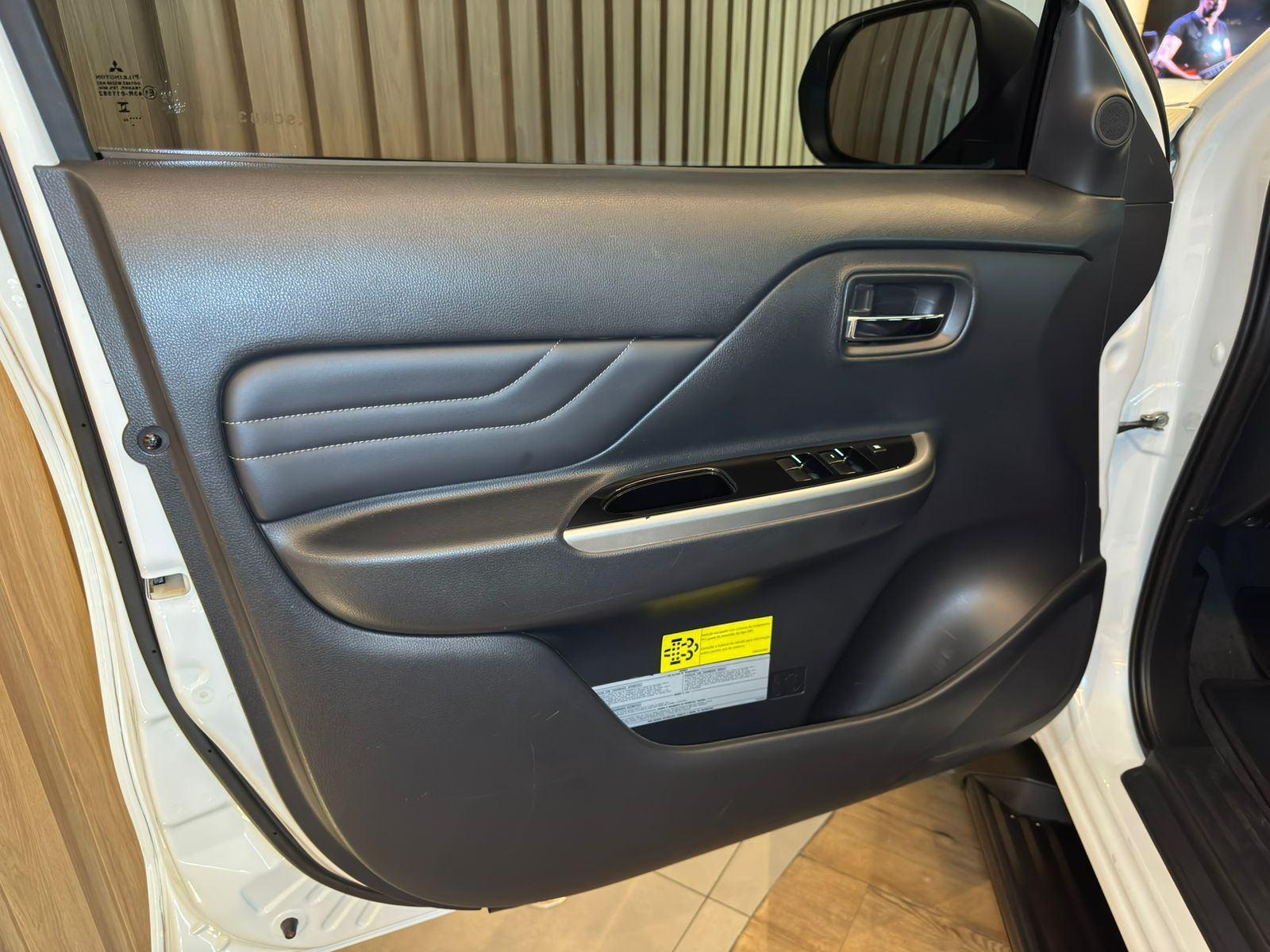 Foto número 606999 do veiculo