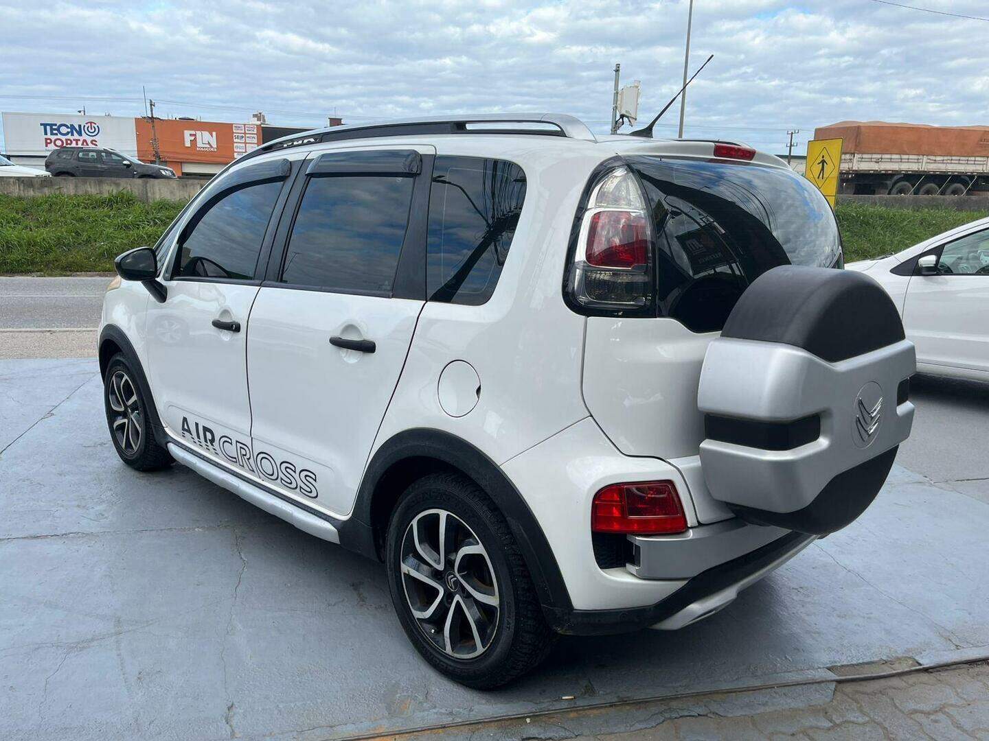 Foto número 692087 do veiculo