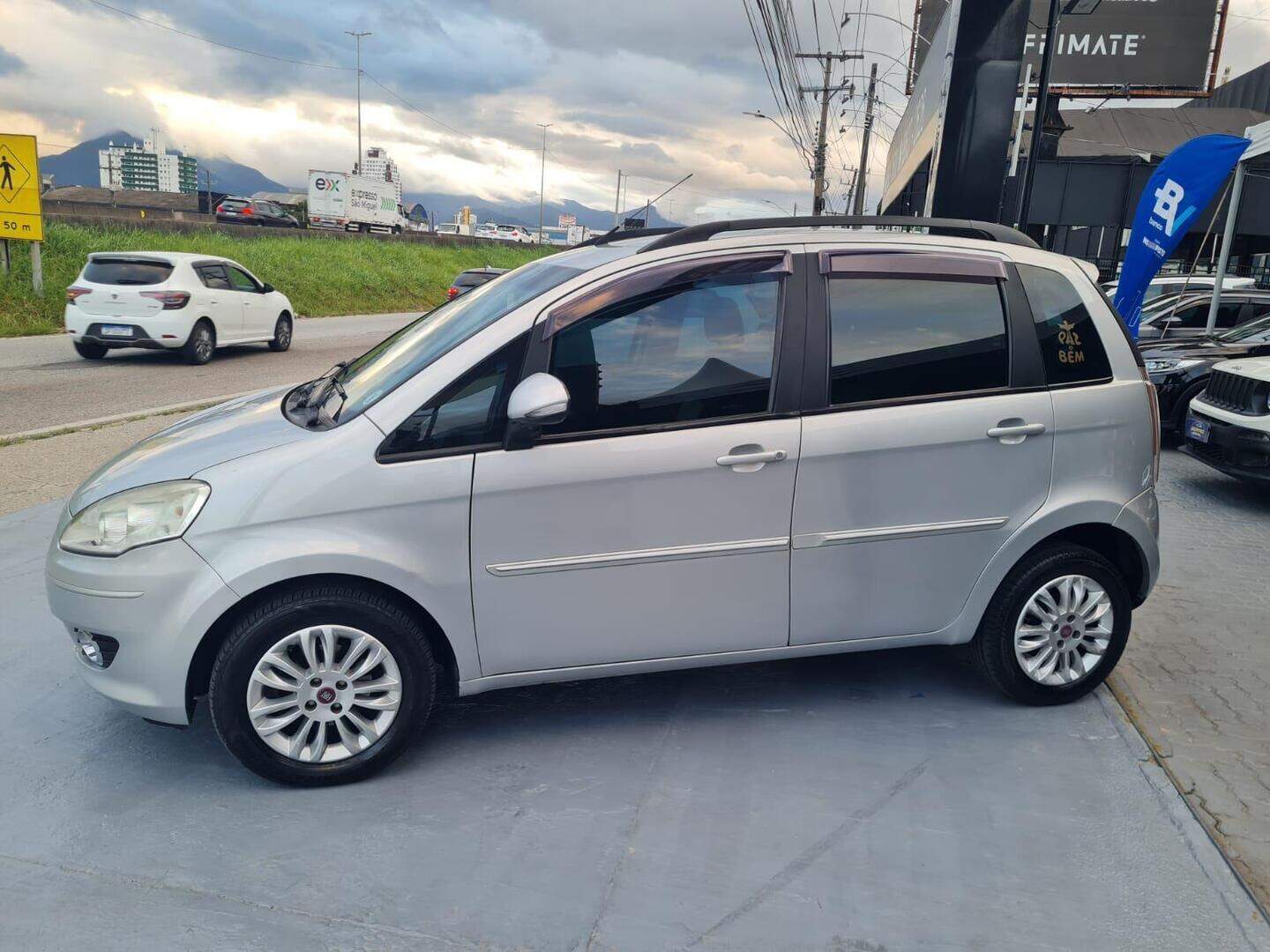 Foto número 646743 do veiculo