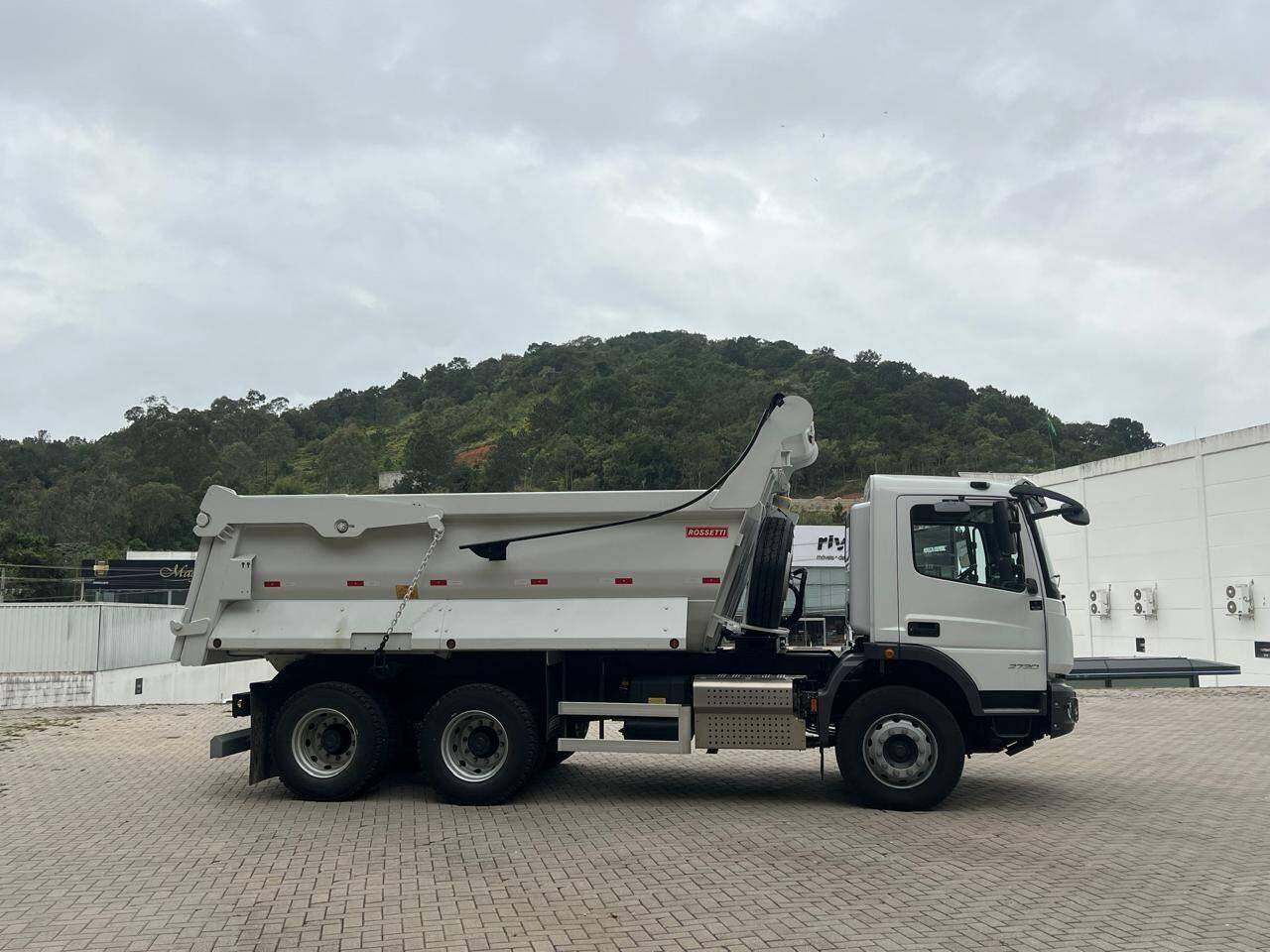 Foto número 668276 do veiculo