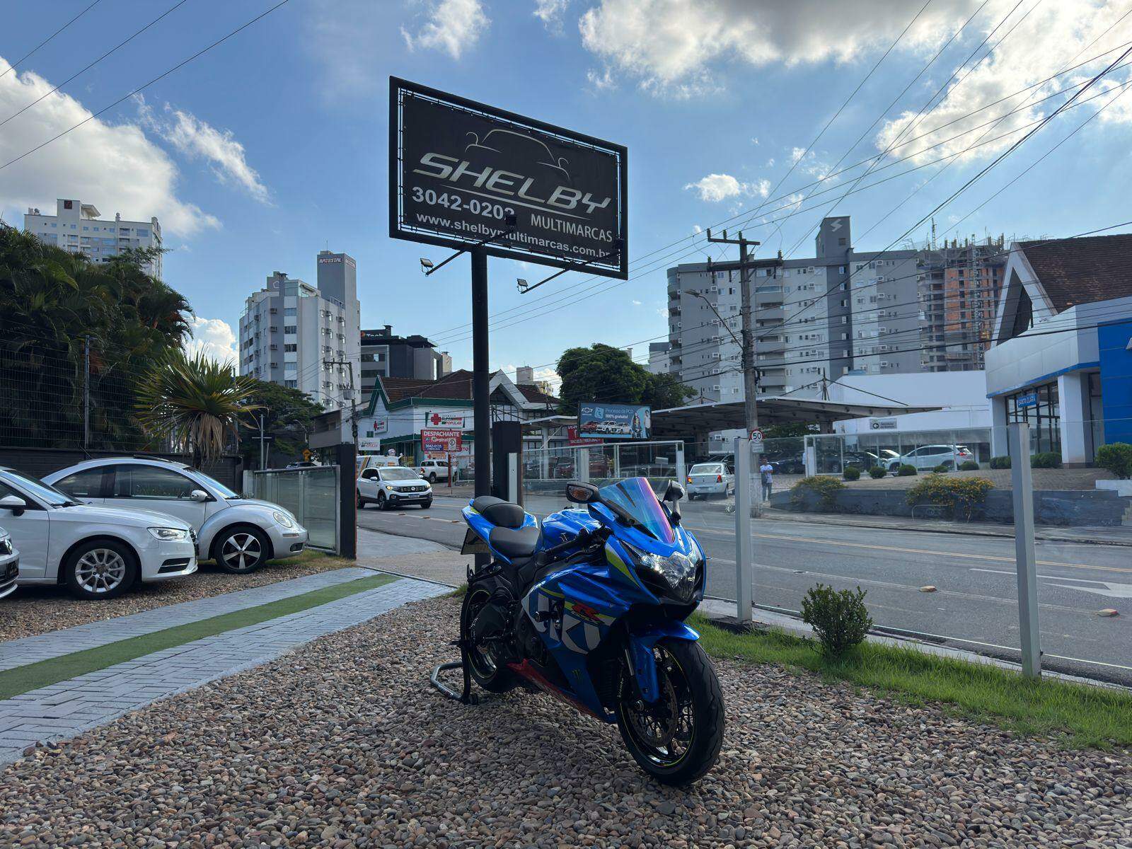 Foto número 875694 do veiculo